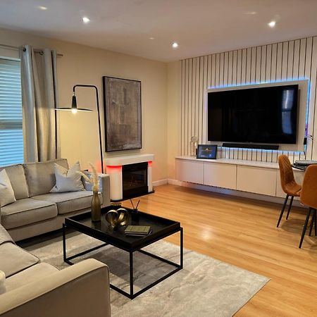 Vikings Apartment With Private Parking & Terrace York Esterno foto