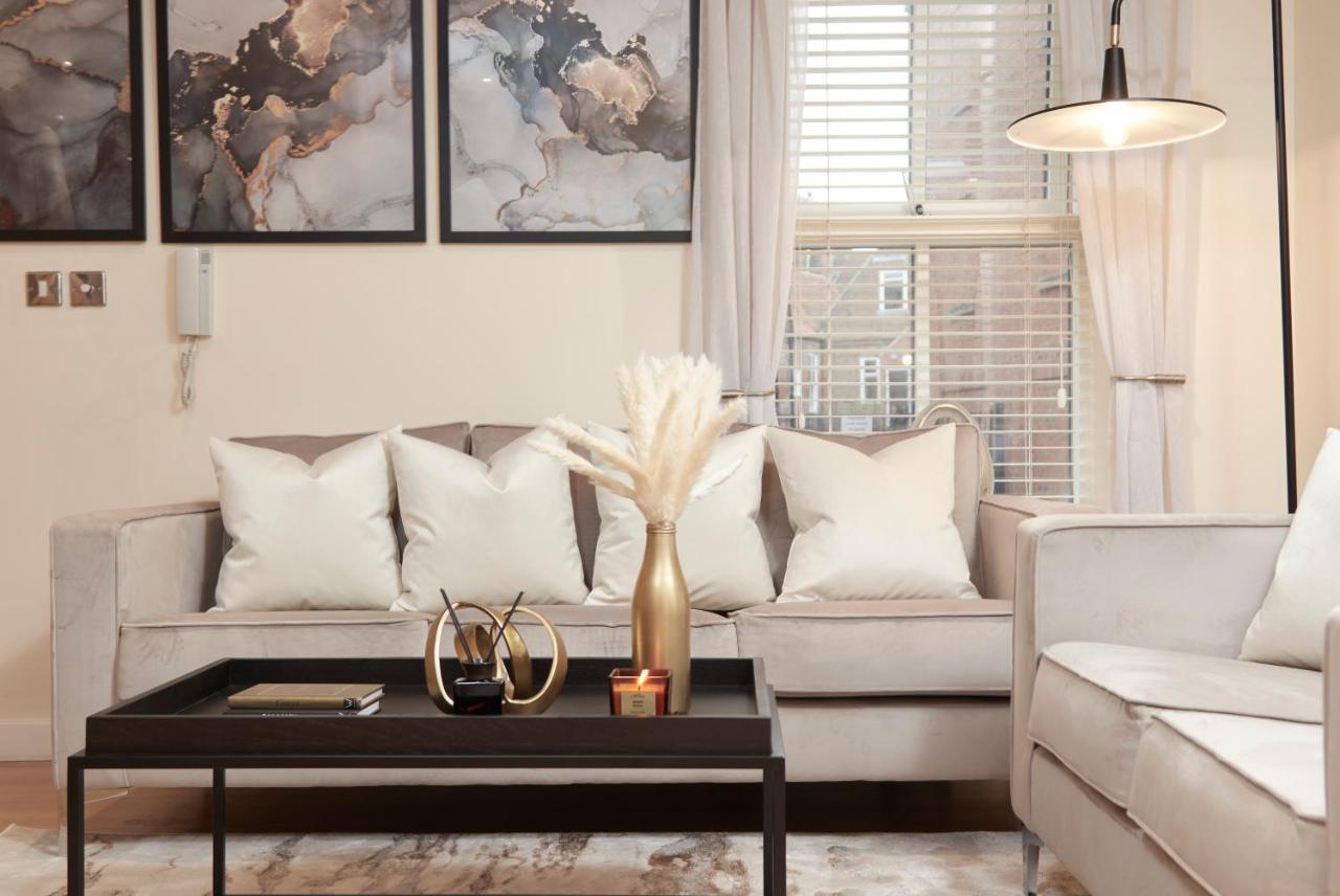 Vikings Apartment With Private Parking & Terrace York Esterno foto