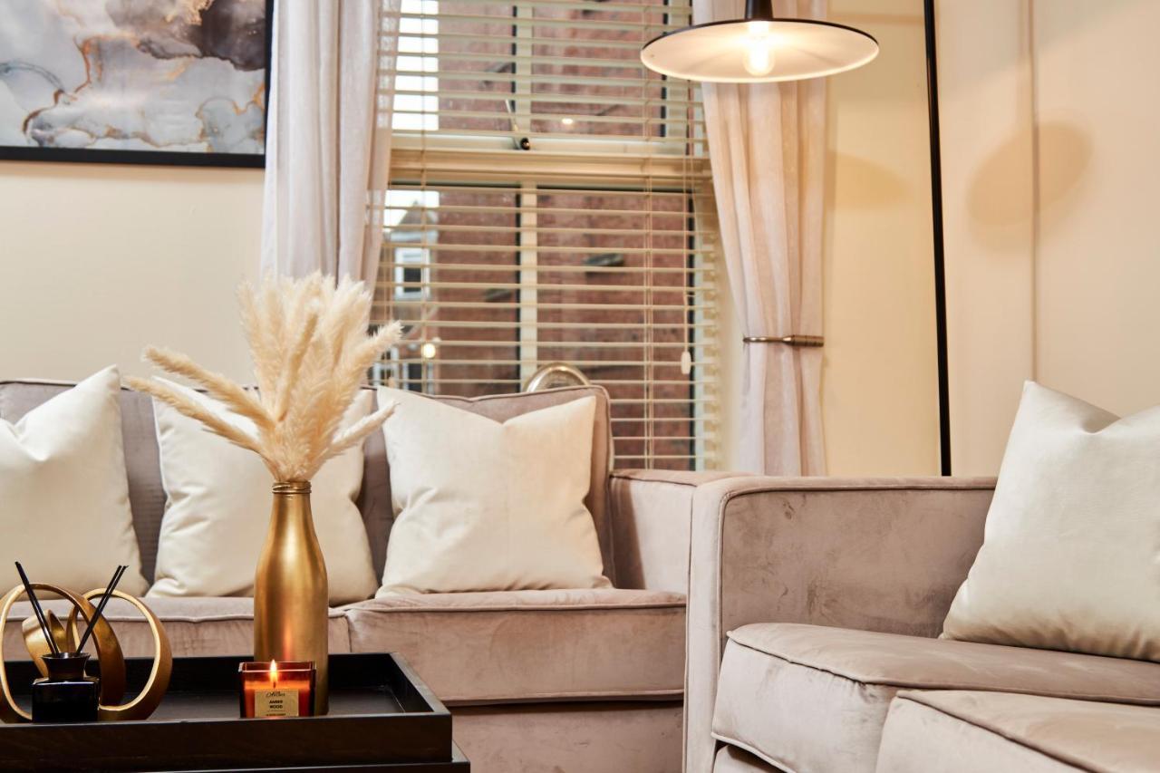 Vikings Apartment With Private Parking & Terrace York Esterno foto